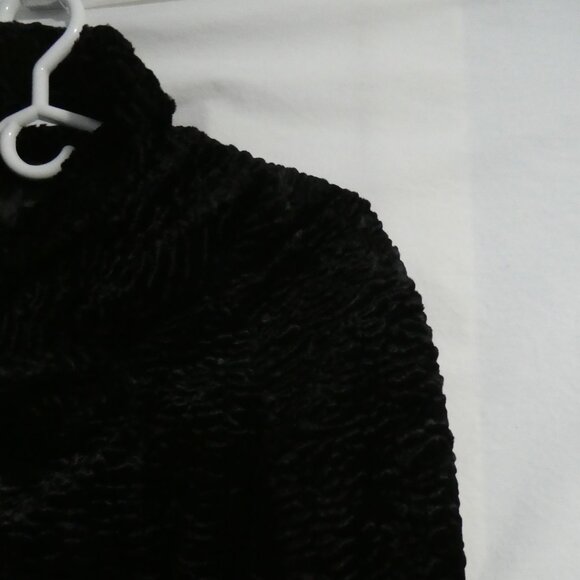 GUESS | xs - extra small | Cropped Black Snap Button-Up Faux Fur Jacket - Picture 5 of 13